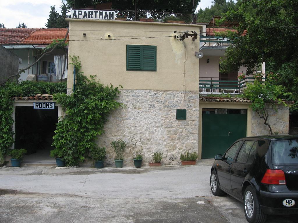 Apartments Darinka Skradin Room photo