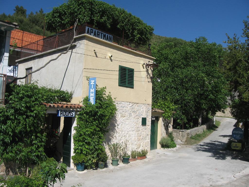 Apartments Darinka Skradin Room photo