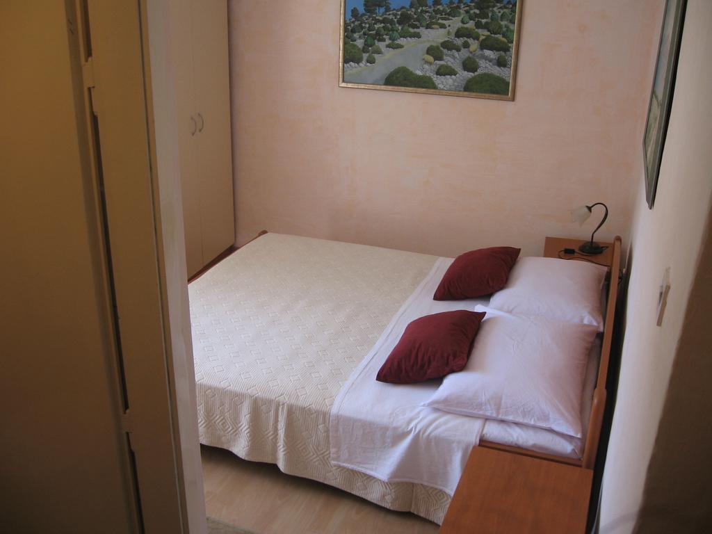 Apartments Darinka Skradin Room photo