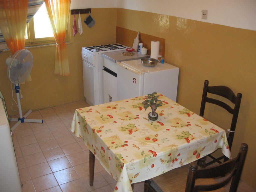 Apartments Darinka Skradin Room photo