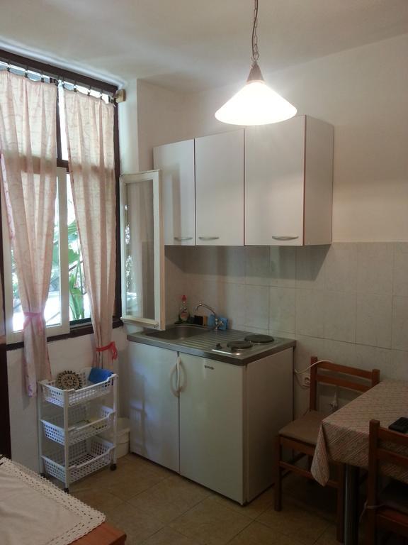 Apartments Darinka Skradin Room photo