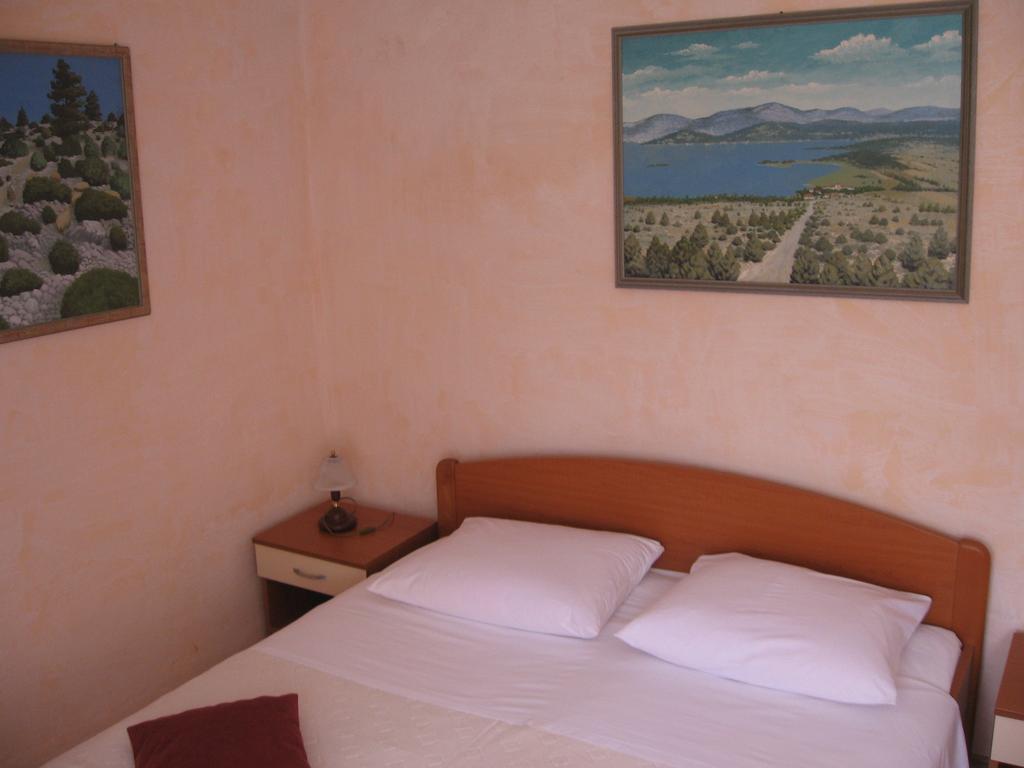 Apartments Darinka Skradin Exterior photo